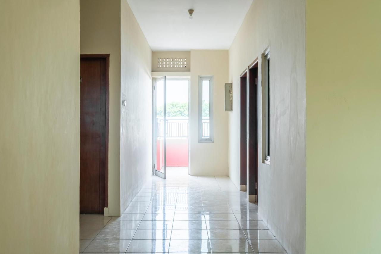 Oyo 2132 Pondok Avicenna Чиребон Экстерьер фото